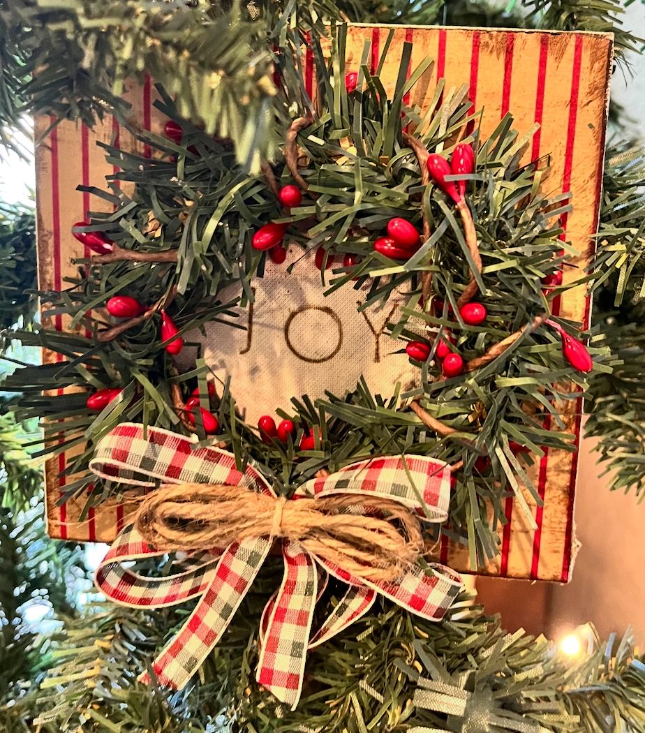 Joy Wreath Shelf Sitter / Ornament DIY Kit