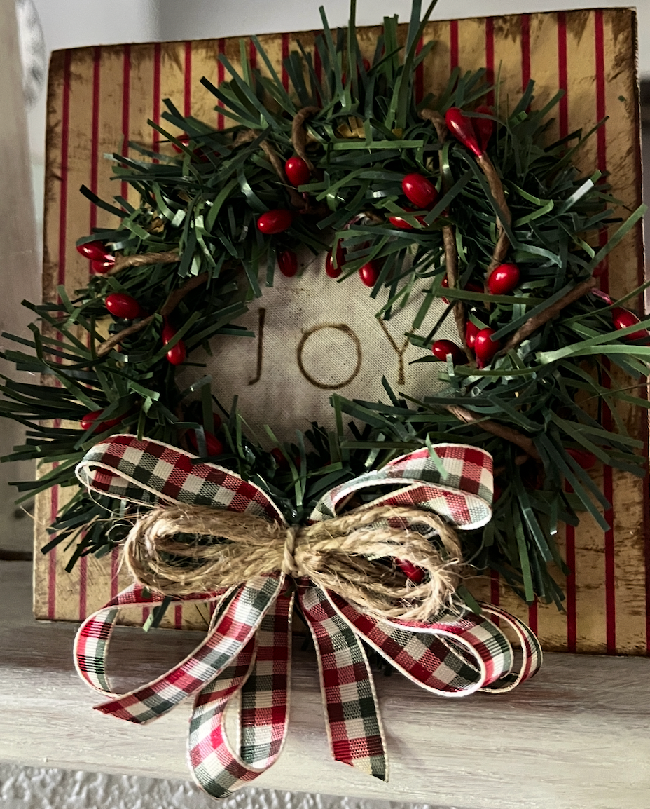 Joy Wreath Shelf Sitter / Ornament DIY Kit