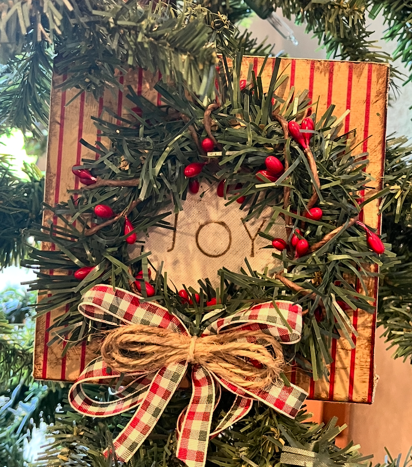 Joy Wreath Shelf Sitter / Ornament DIY Kit